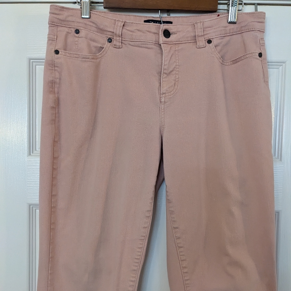 *Sold*ALBOTS Outlet Simply Flattering 5 Pocket Jeans - Picture 3 of 9